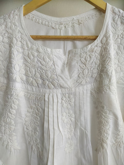 white chikankari kurti